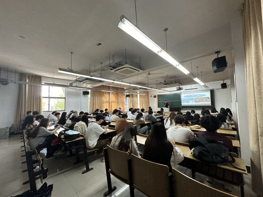 购宝钱包官网科技集团在南京邮电大学通达学院举办讲座